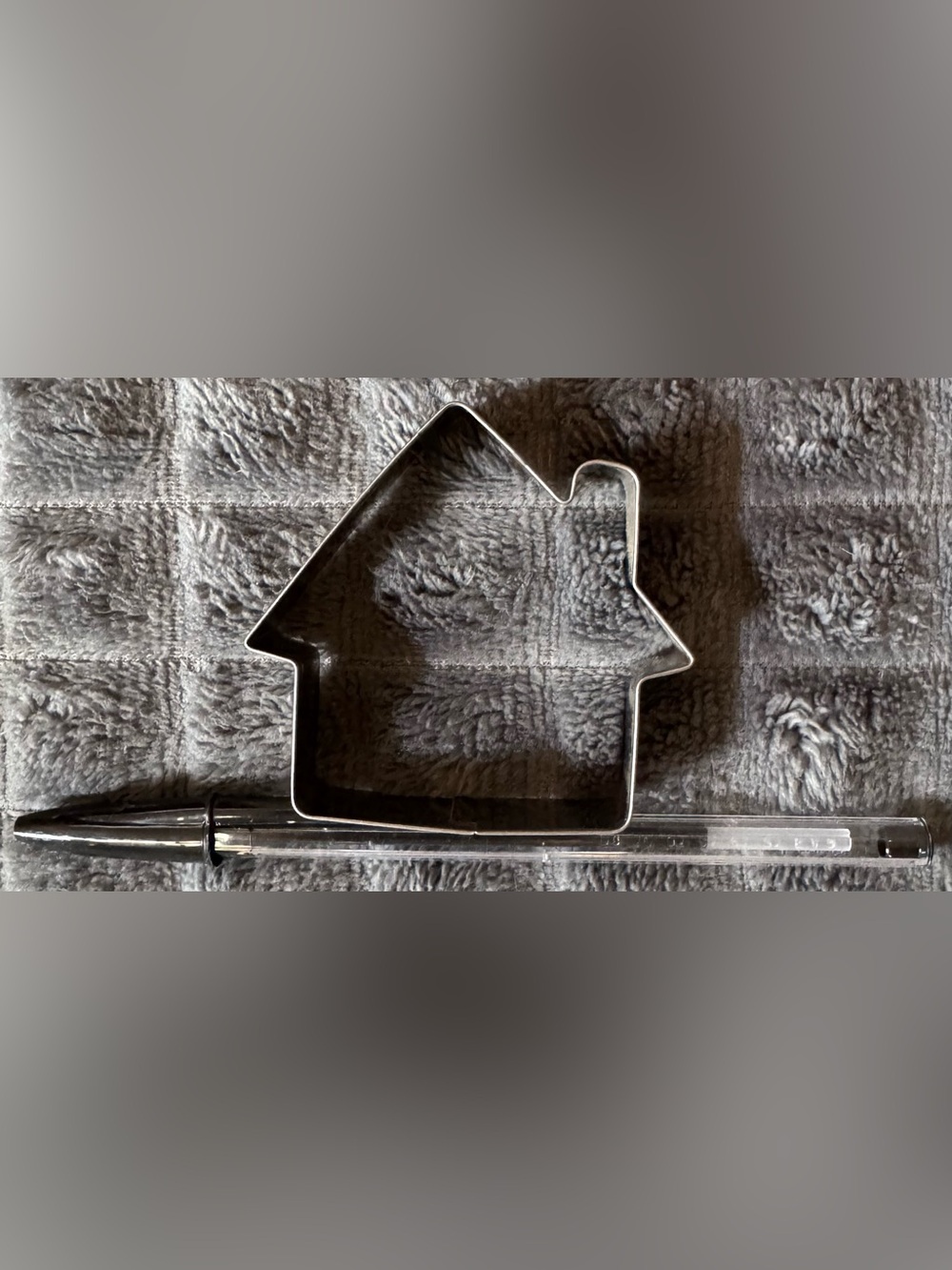 3/$15 House Shaped Cookie Cutter Kitchen Gifts Realtor Cookies Baking - Picture 2 of 2